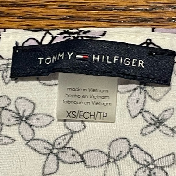 Tommy Hilfiger purple floral patterned, white tank top - Size XS - Picture 5 of 6